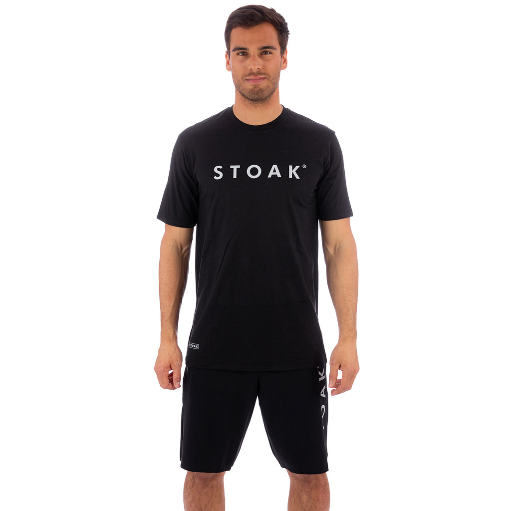 STOAK Carbon schwarz Package Herren T-Shirt und Shorts vorne 