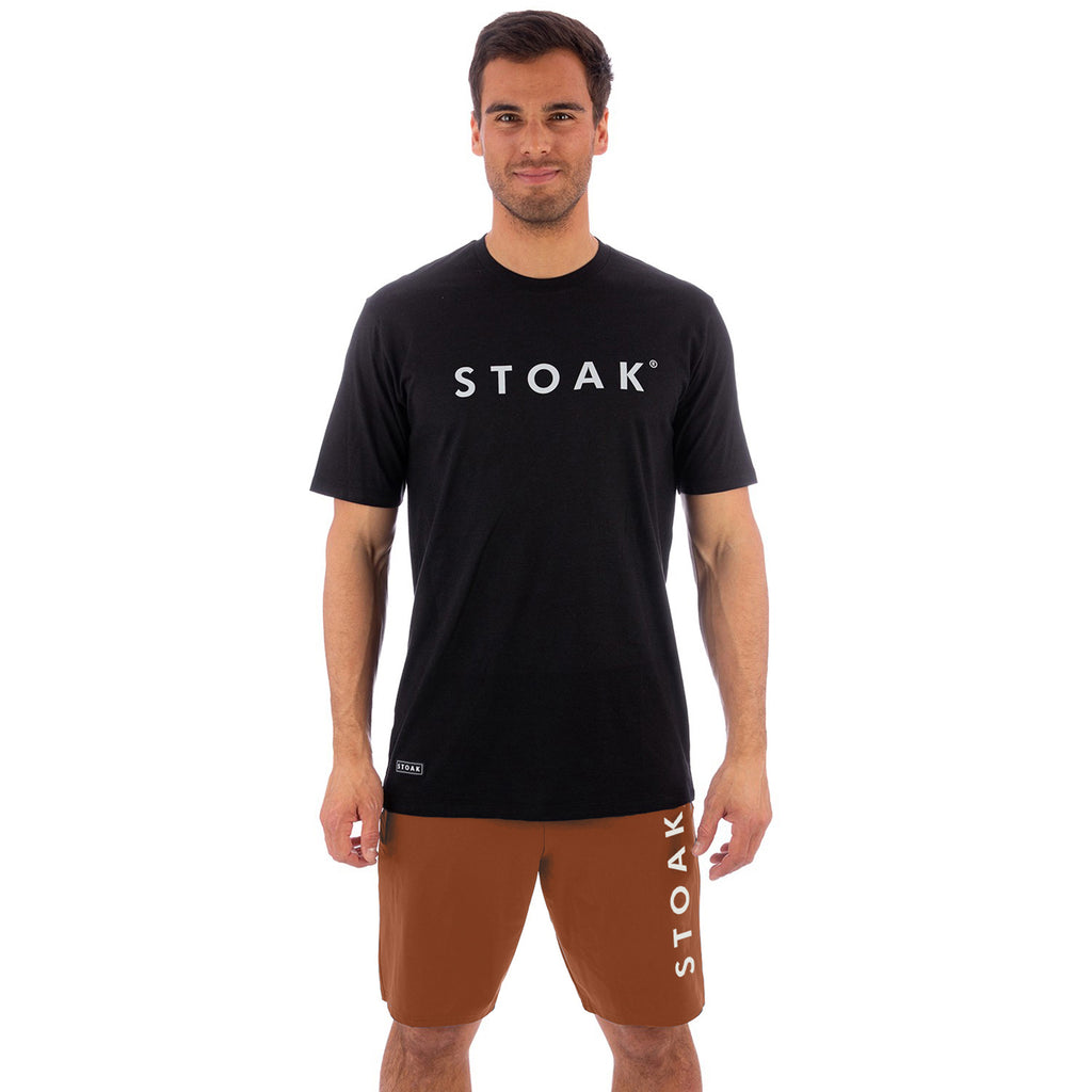 STOAK Carbon schwarz Wood braun Package Herren T-Shirt und Shorts vorne 