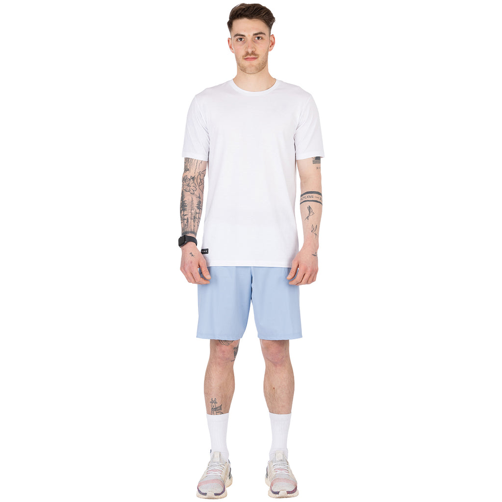 STOAK White weiß arctic blau Herren Outfit t-shirt und performance shorts