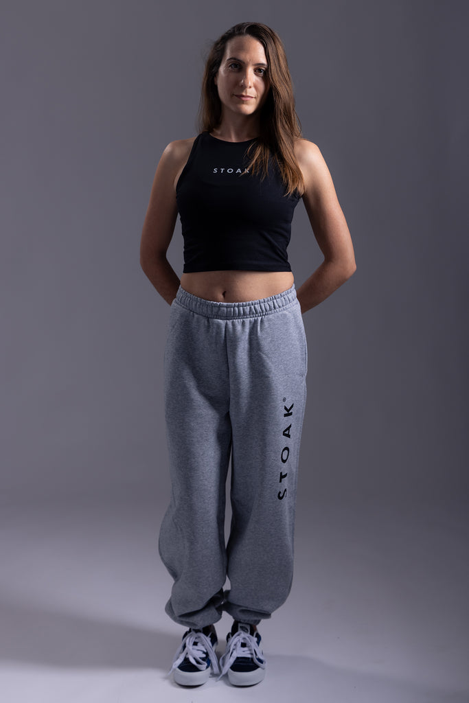 STOAK Croptop jogger schwarz grau damen vorne1