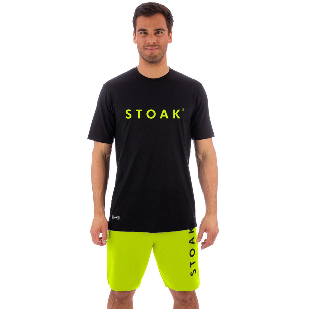 STOAK Carbon schwarz neon Package Herren T-Shirt und Shorts vorne 