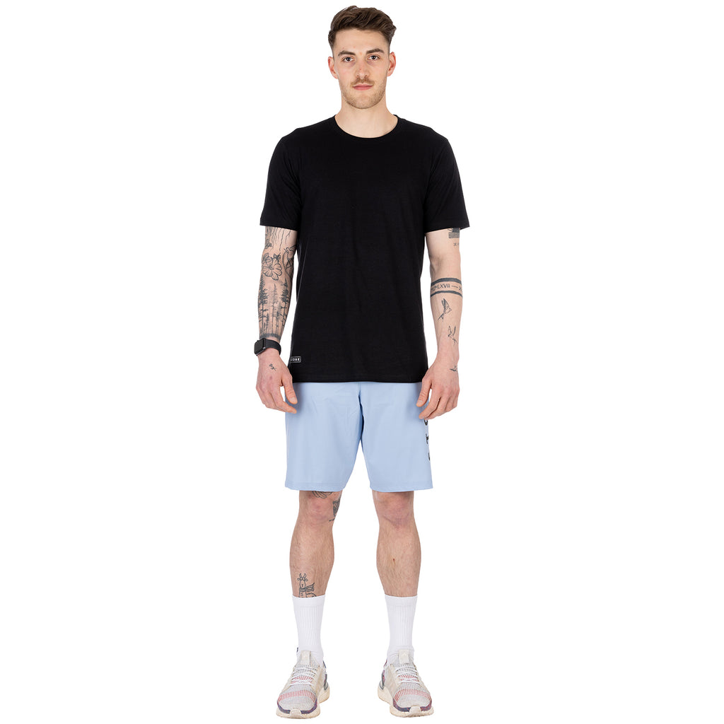 STOAK Carbon schwarz arctic blau Herren Outfit t-shirt und performance shorts 